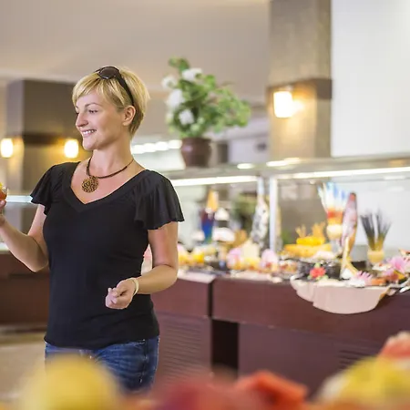 Semesteranläggning (resort) Lycus 5*